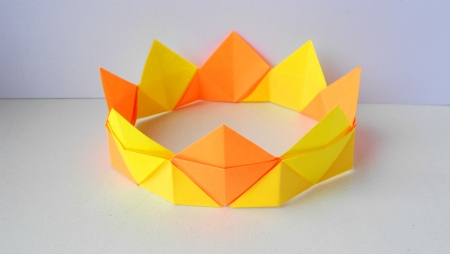 Корона из бумаги. Как сделать оригами корону своими руками