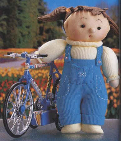 Куклы из носочков. Велосипедистка.