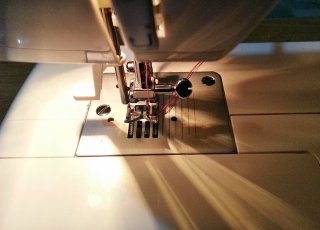 Подсветка швейной машинки, лайфхак или тюнинг?